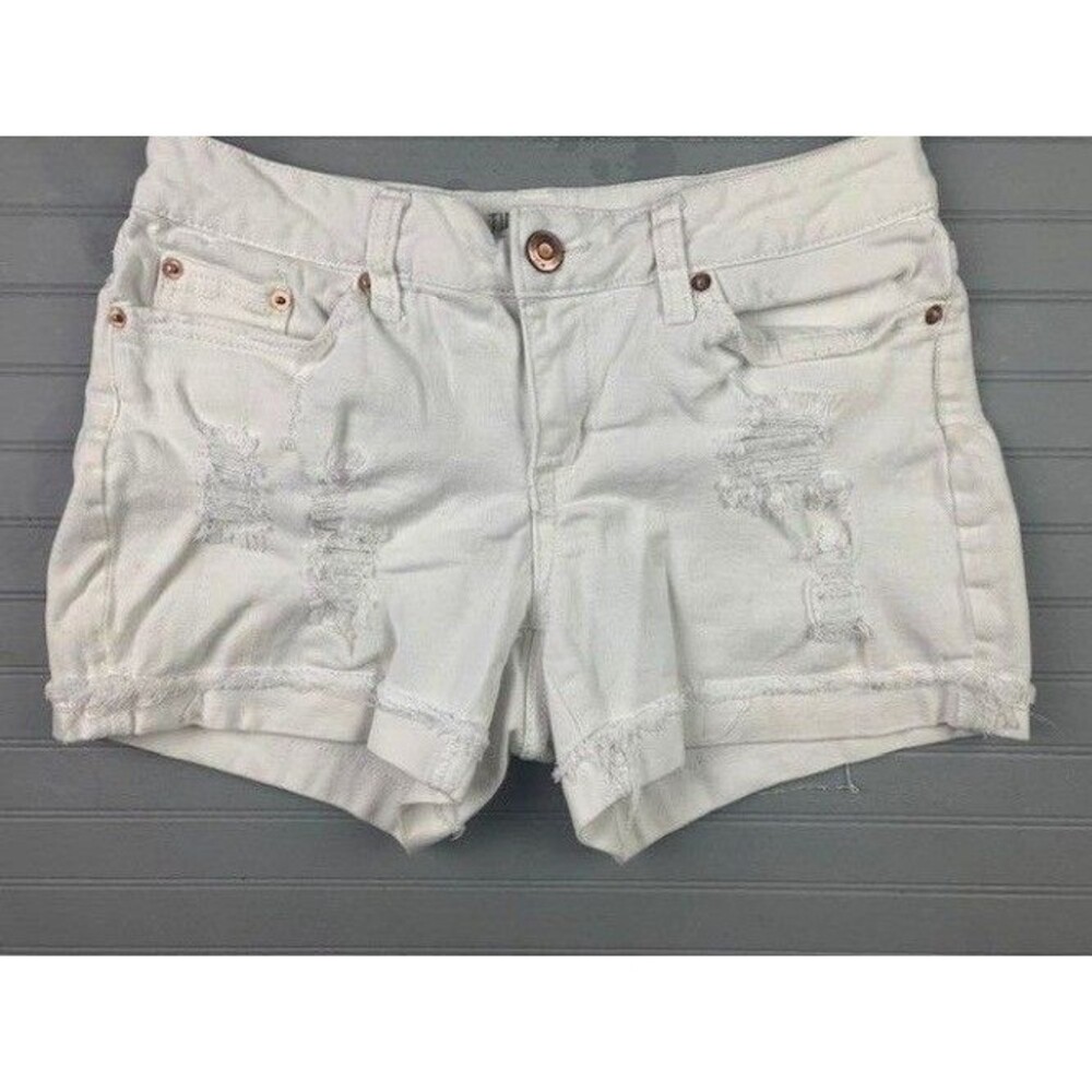 Time & Tru Size 4 Womens Shorts White Distressed Cut Off Low Rise Stretch